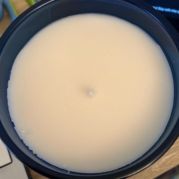 DW Home: Coconut Wax Blend- Midnight Jasmine Scent- 9 oz - Picture 5 of 6